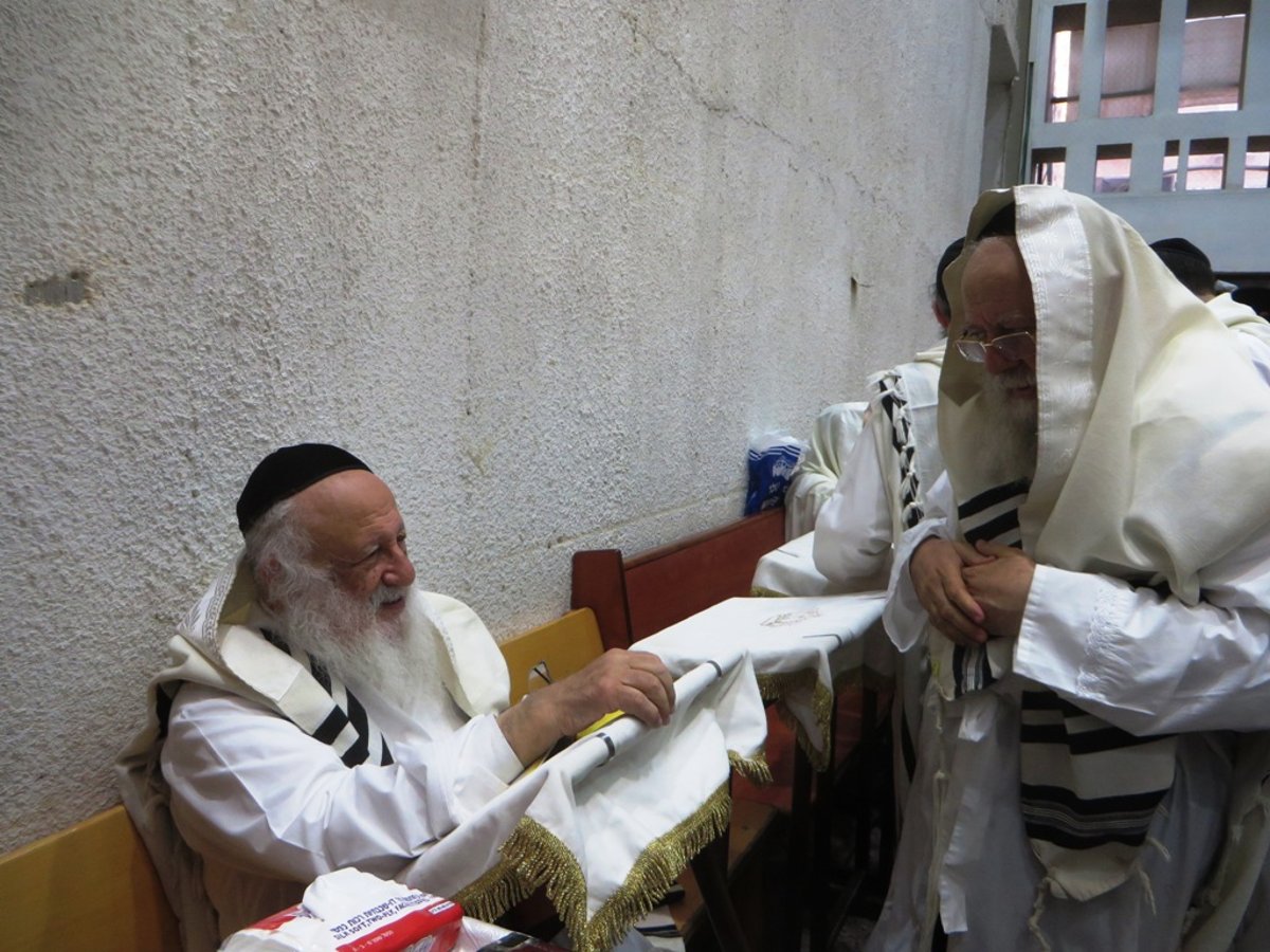 תיעוד: ראשי ישיבת פוניבז' בכניסת יום כיפור