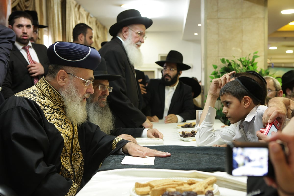 תיעוד: 'הקבלת פני רבו' אצל הראשל"צ הגאון רבי יצחק יוסף