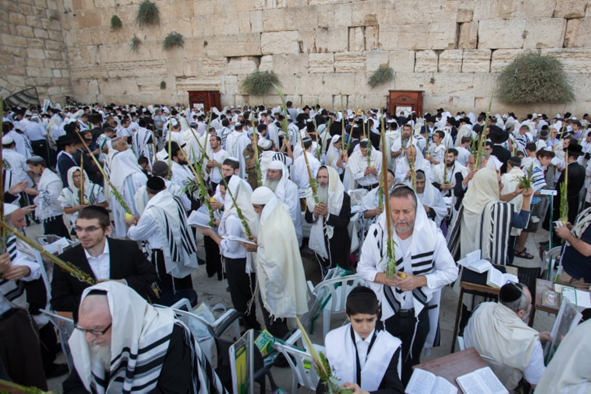 תיעוד ענק: מעמד ברכת כהנים בכותל המערבי