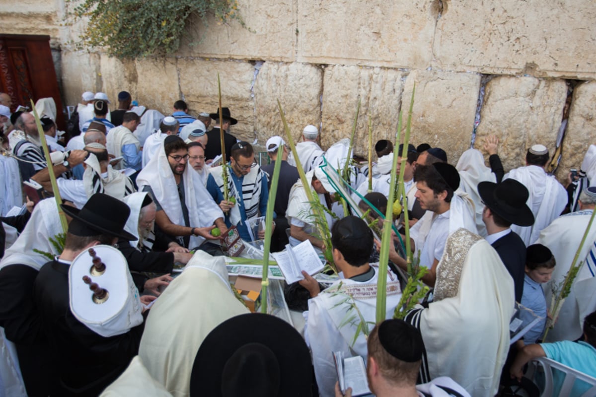 תיעוד ענק: מעמד ברכת כהנים בכותל המערבי