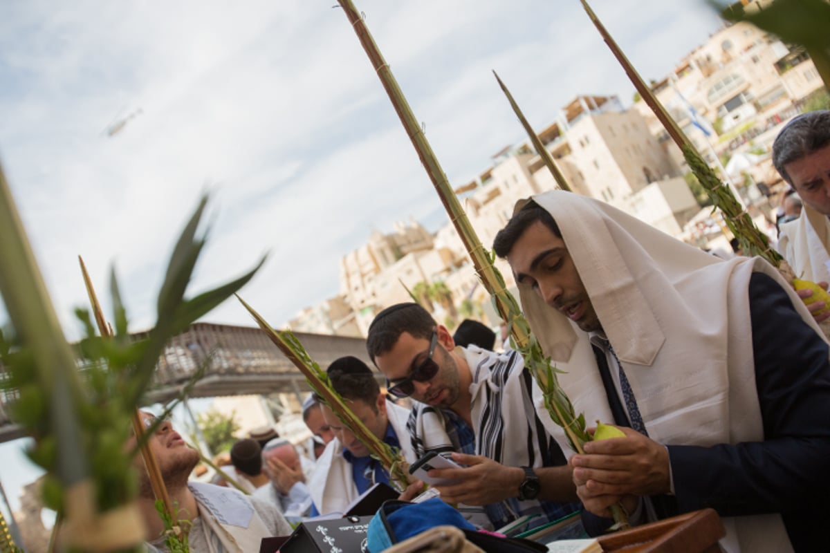 תיעוד ענק: מעמד ברכת כהנים בכותל המערבי