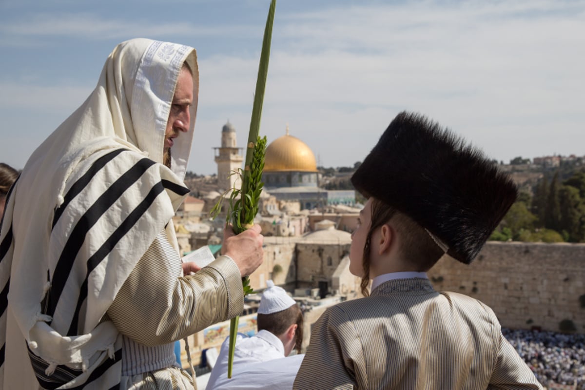 תיעוד ענק: מעמד ברכת כהנים בכותל המערבי