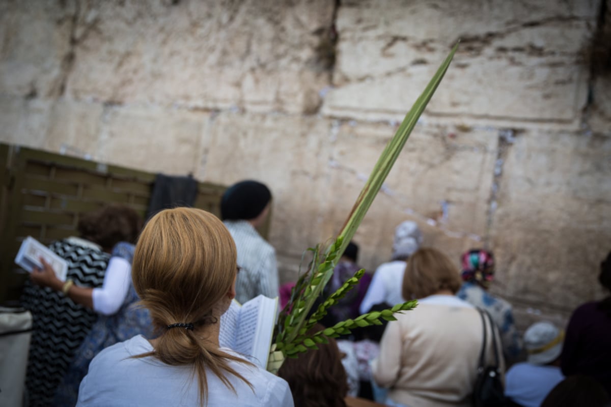 תיעוד ענק: מעמד ברכת כהנים בכותל המערבי