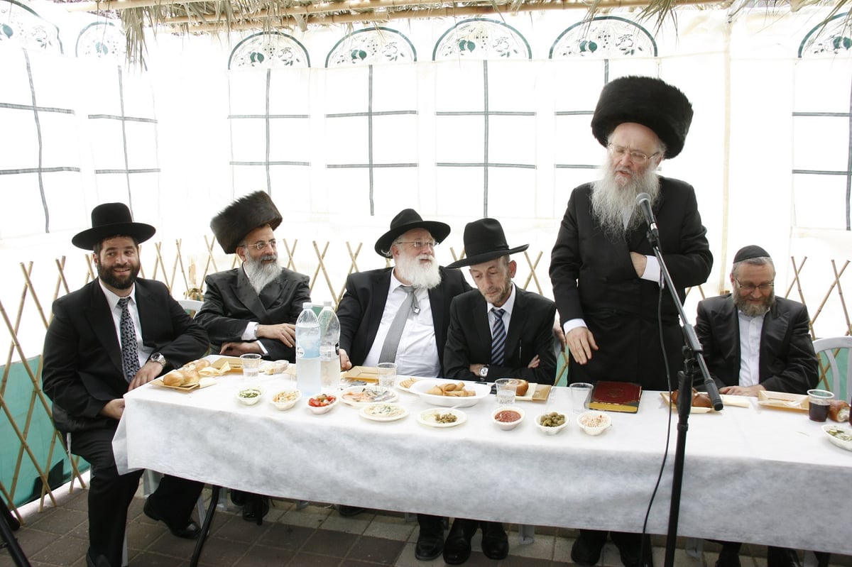 נציגי "דגל התורה" התכנסו בסוכה ברכסים: "לא הצליחו לפגוע בהתפתחות"