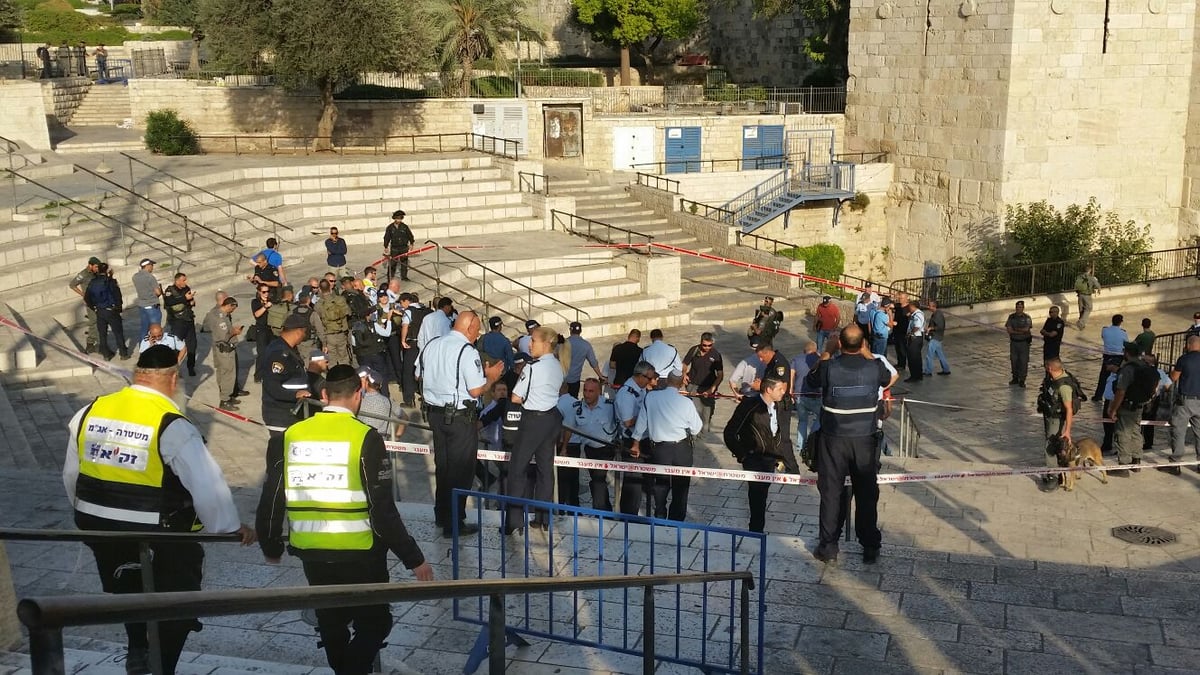 סוכל פיגוע: מחבל ניסה לדקור לוחמי מג"ב בשער שכם, נורה ומת