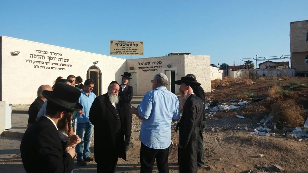 תיעוד: צמרת משרד השיכון ביקרה בשכונות החרדיות בקרית גת