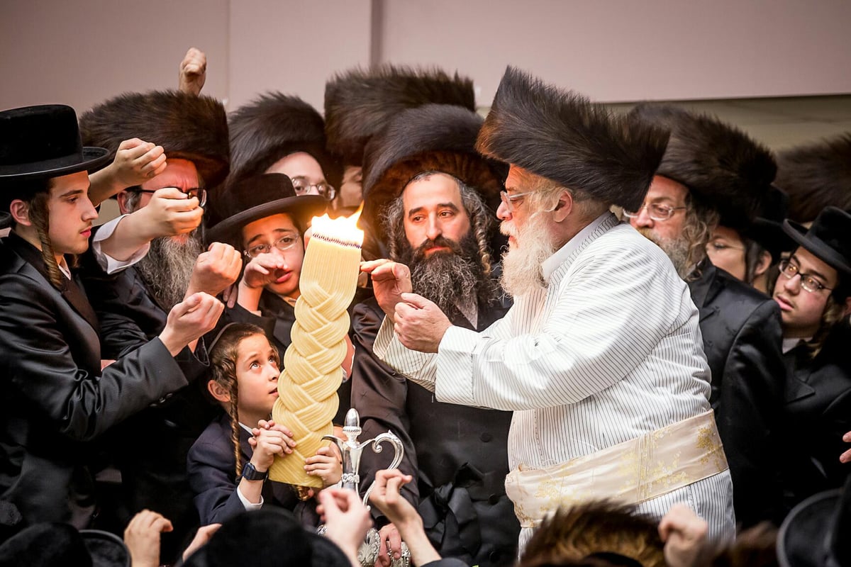 צפו: האדמו"ר מתולדות אהרן מבקר בבורו פארק