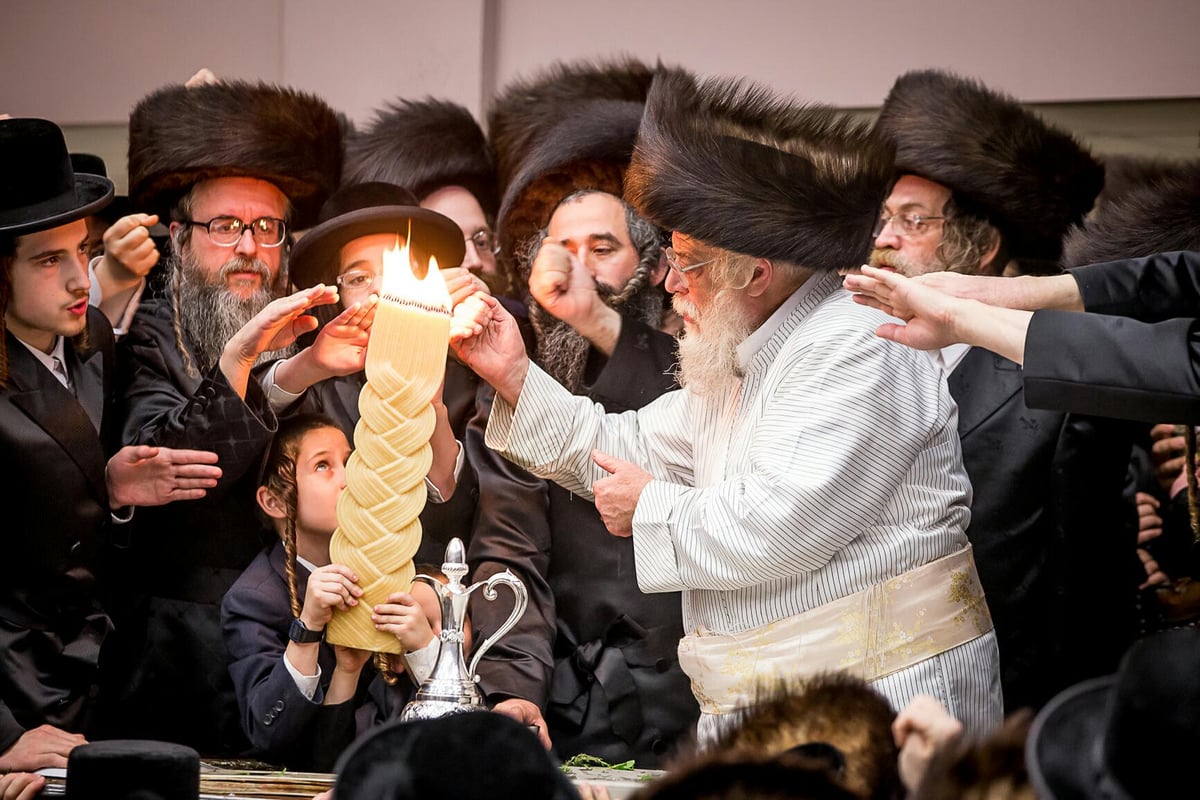 צפו: האדמו"ר מתולדות אהרן מבקר בבורו פארק