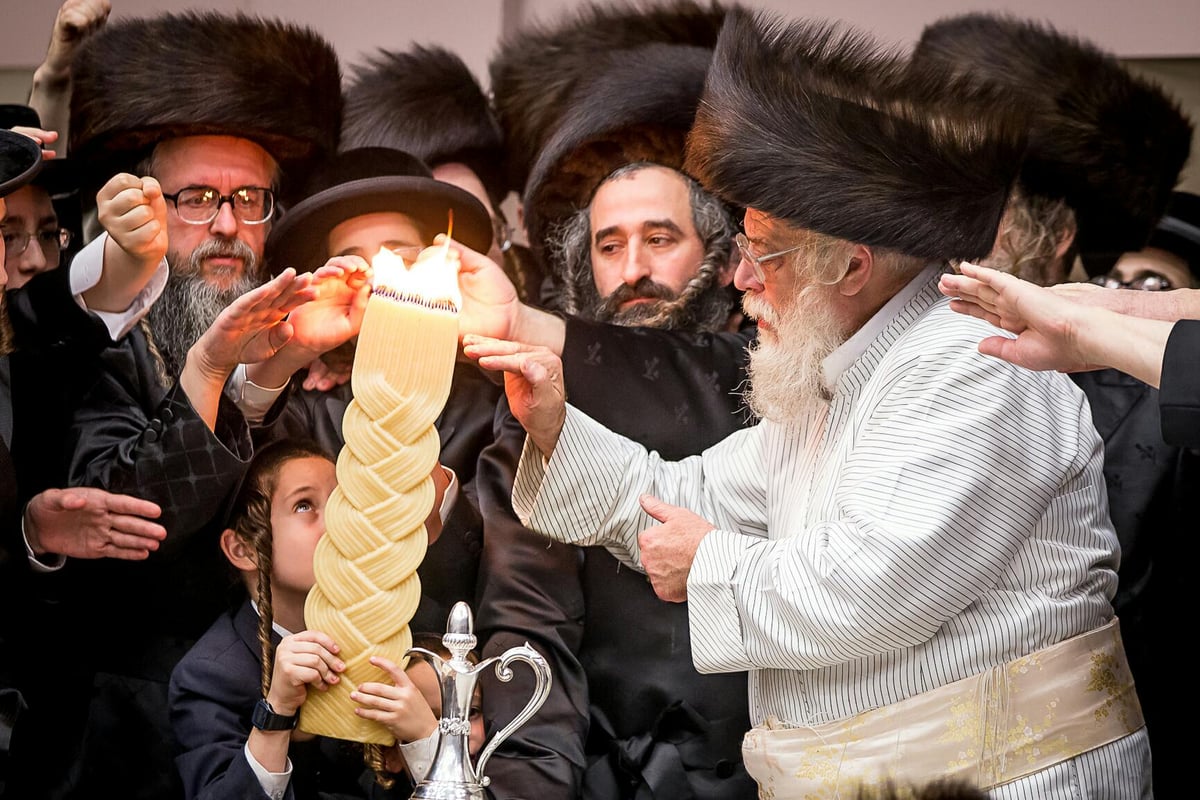 צפו: האדמו"ר מתולדות אהרן מבקר בבורו פארק