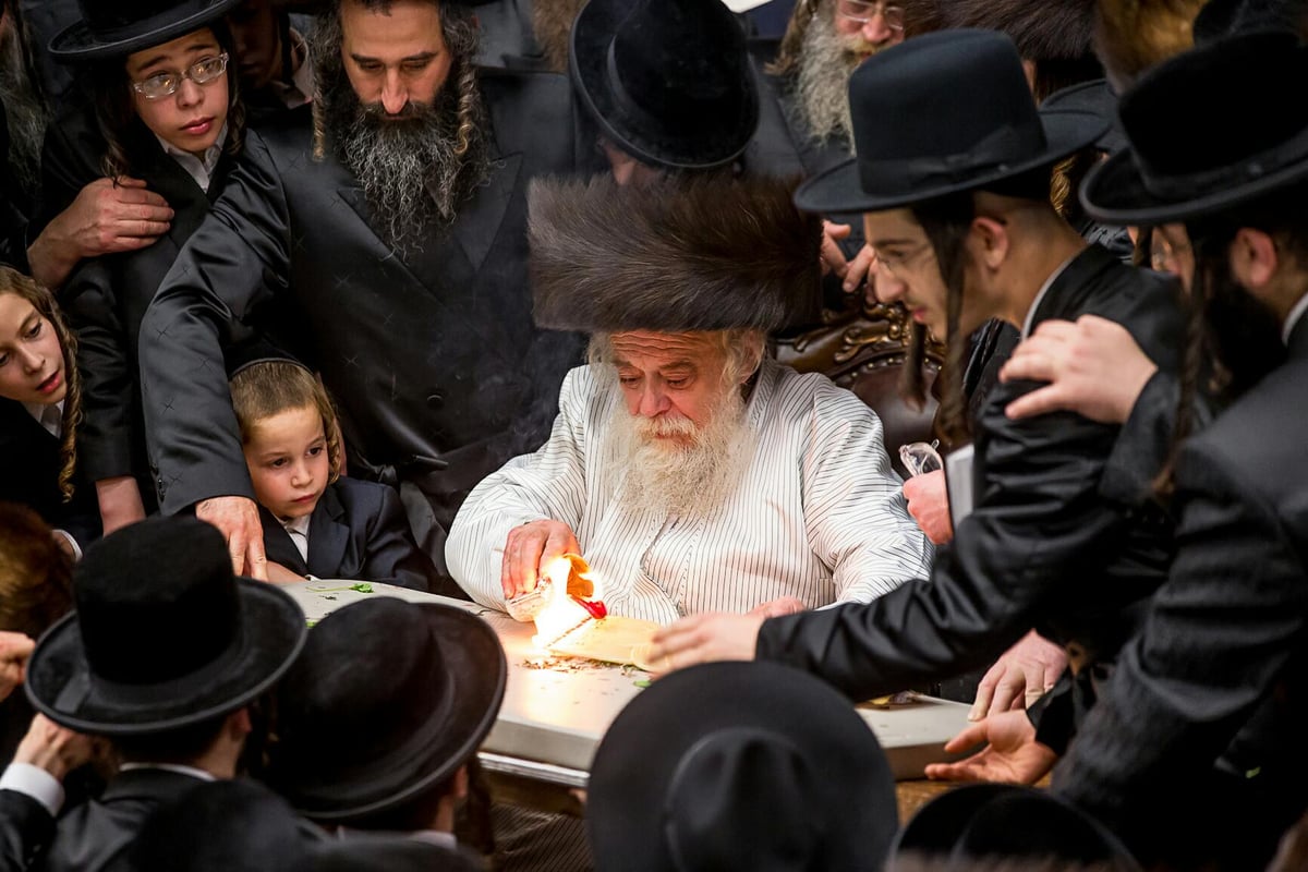 צפו: האדמו"ר מתולדות אהרן מבקר בבורו פארק