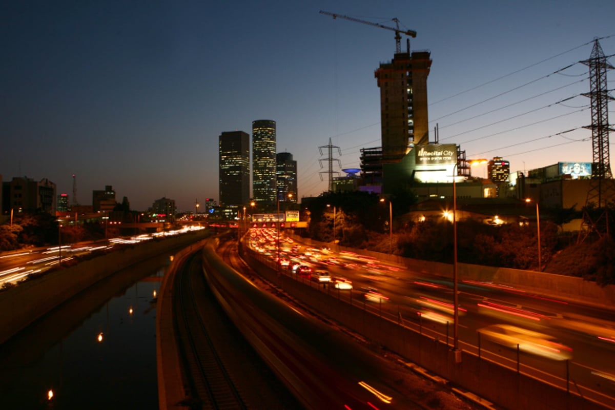 מהיום: חובה להדליק אורות גם ביום בכבישים בינעירוניים