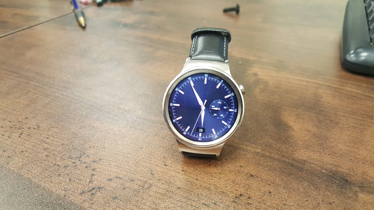 בדקנו: השעון החכם של "Huawei Watch" באמת שימושי עבורכם?