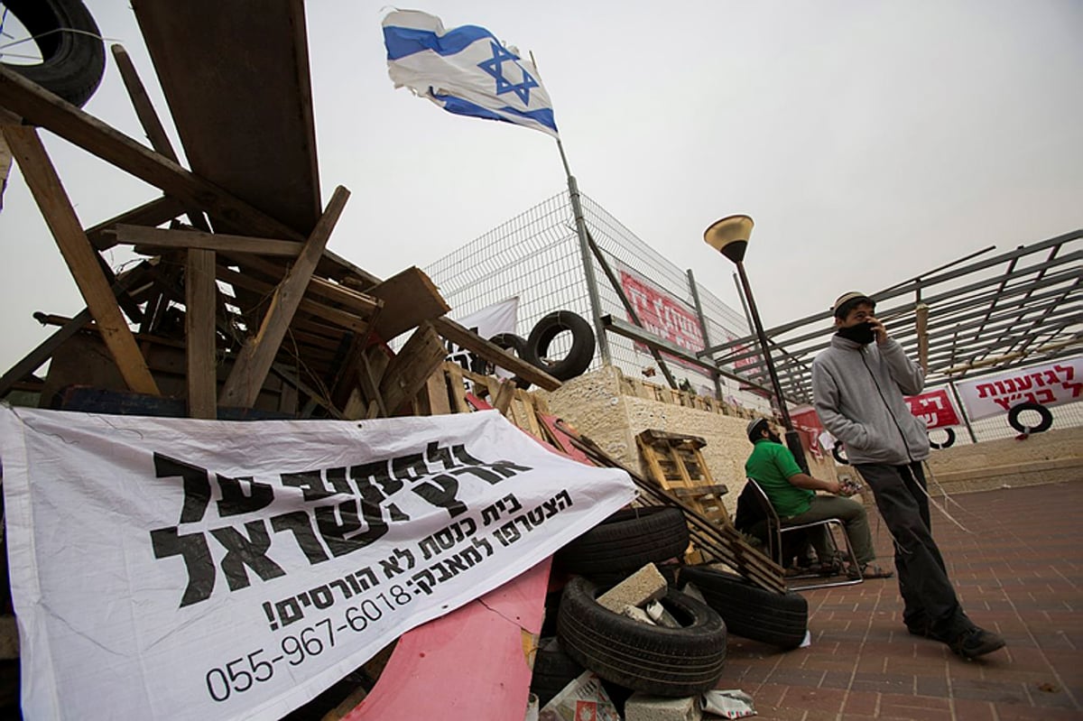 בג"ץ הורה למשטרה: להרוס את בית הכנסת בתוך שבועיים