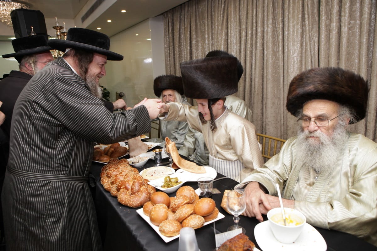 שמחת בר המצווה לבן העסקן חזקי ברוין. גלריה