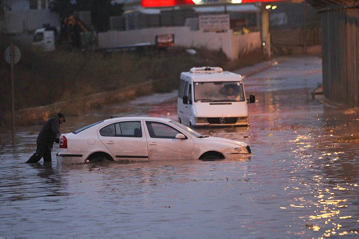 אחרי האובך: הגשם חזר והציף את ירושלים; השיא - מחר