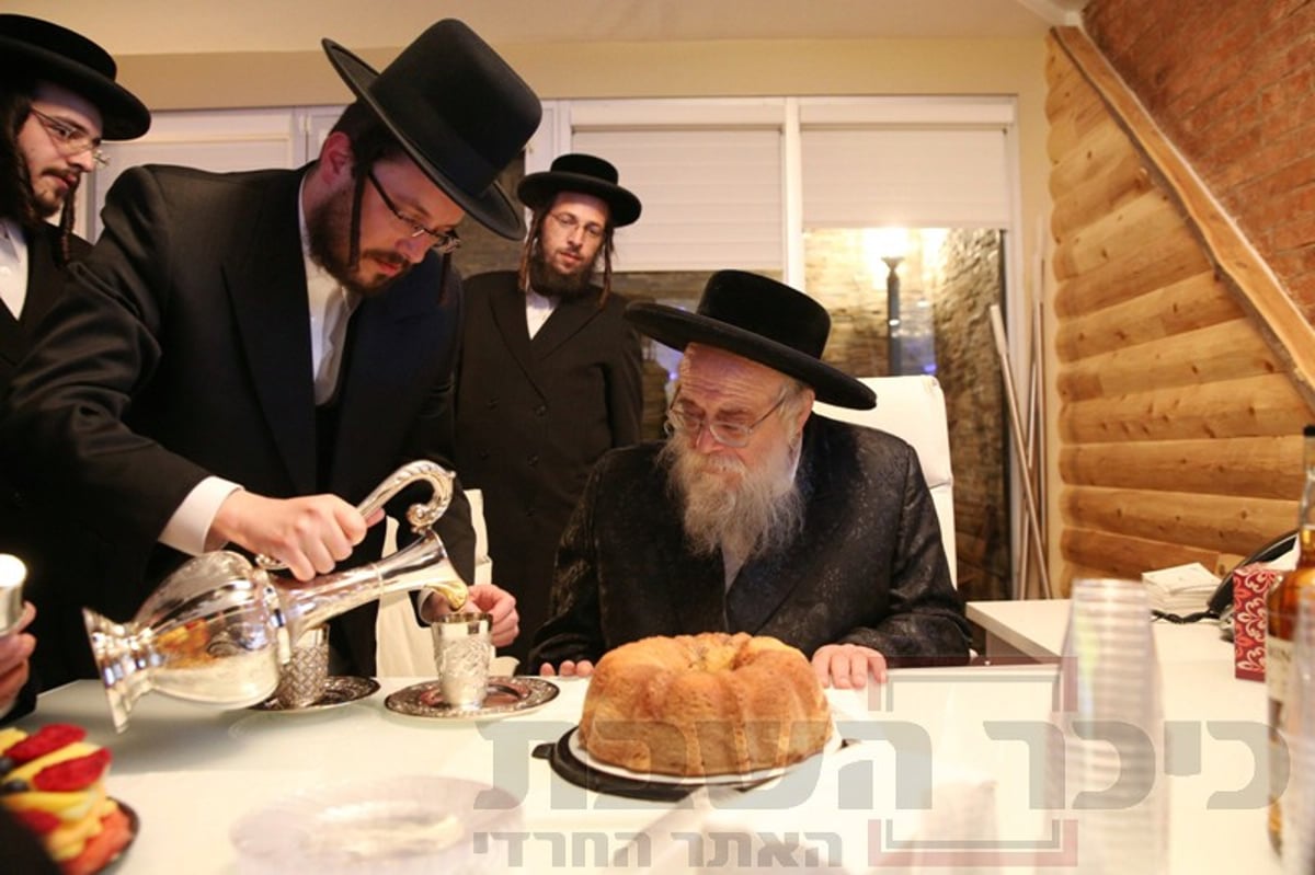 הרבי מתולדות אהרן ביקר במשרד פרסום • תמונות