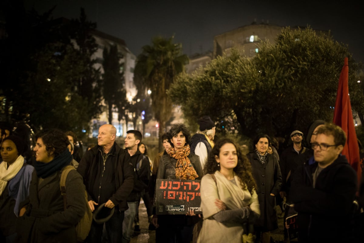 אלפים הפגינו נגד 'שוד הגז' ברחבי הארץ; עשרה נעצרו בת"א