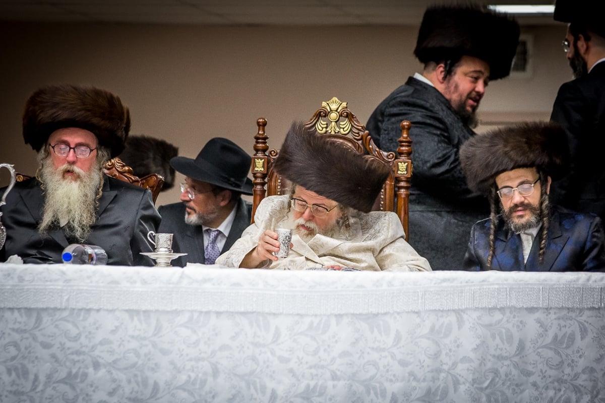 האדמו"ר מתולדות אברהם יצחק שבת בבורו פארק. גלריה