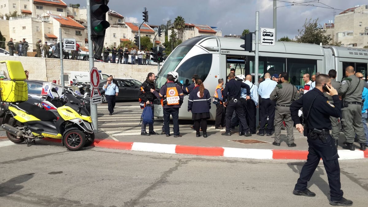 מחבל בן 12 וחברו דקרו מאבטח; מחבל חוסל בשער שכם