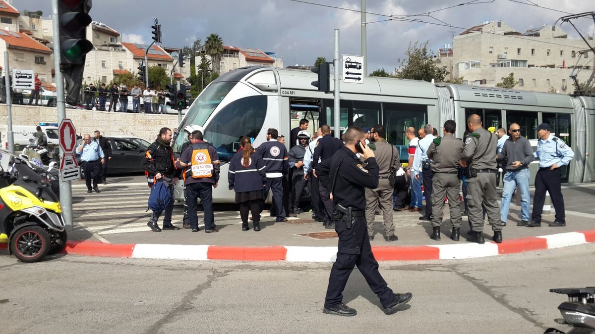 מחבל בן 12 וחברו דקרו מאבטח; מחבל חוסל בשער שכם