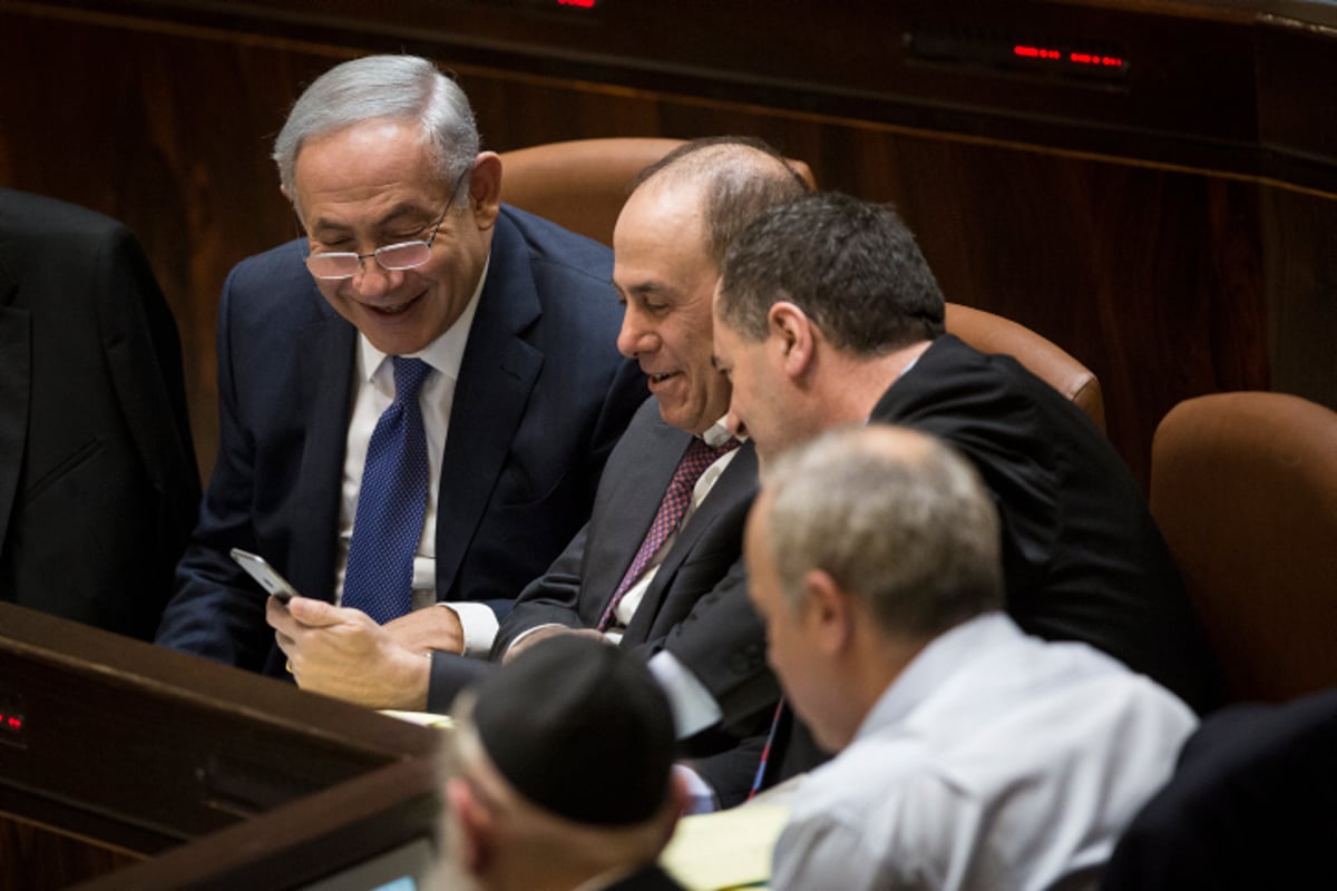 הצבעות, עייפות וצעקות • כך נראתה ההצבעה בכנסת על חוק התקציב