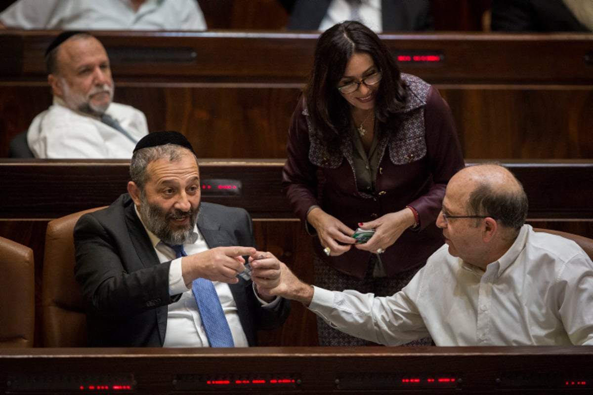 הצבעות, עייפות וצעקות • כך נראתה ההצבעה בכנסת על חוק התקציב