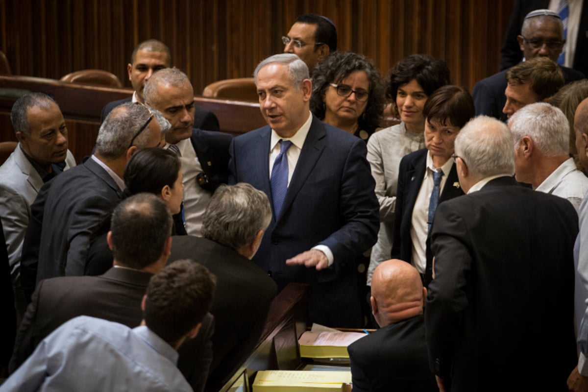 הצבעות, עייפות וצעקות • כך נראתה ההצבעה בכנסת על חוק התקציב