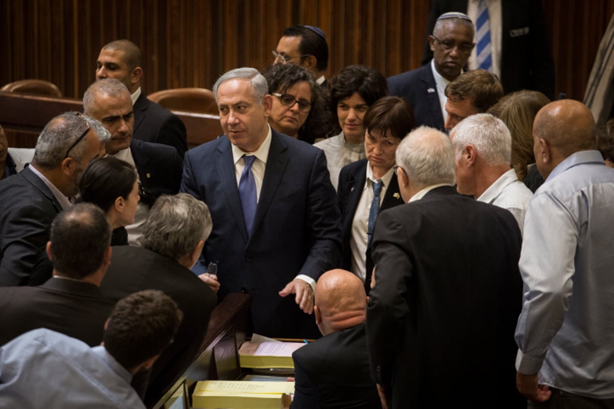 הצבעות, עייפות וצעקות • כך נראתה ההצבעה בכנסת על חוק התקציב