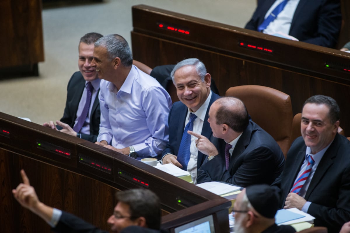 הצבעות, עייפות וצעקות • כך נראתה ההצבעה בכנסת על חוק התקציב