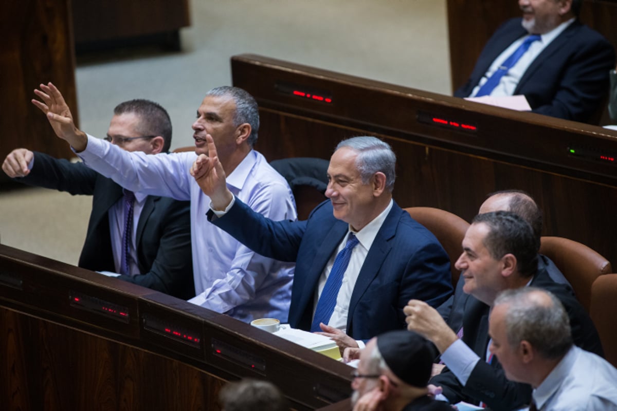 הצבעות, עייפות וצעקות • כך נראתה ההצבעה בכנסת על חוק התקציב