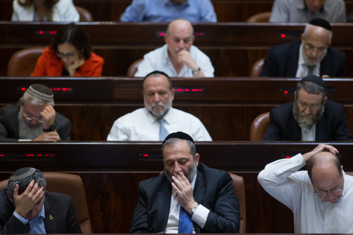 הצבעות, עייפות וצעקות • כך נראתה ההצבעה בכנסת על חוק התקציב