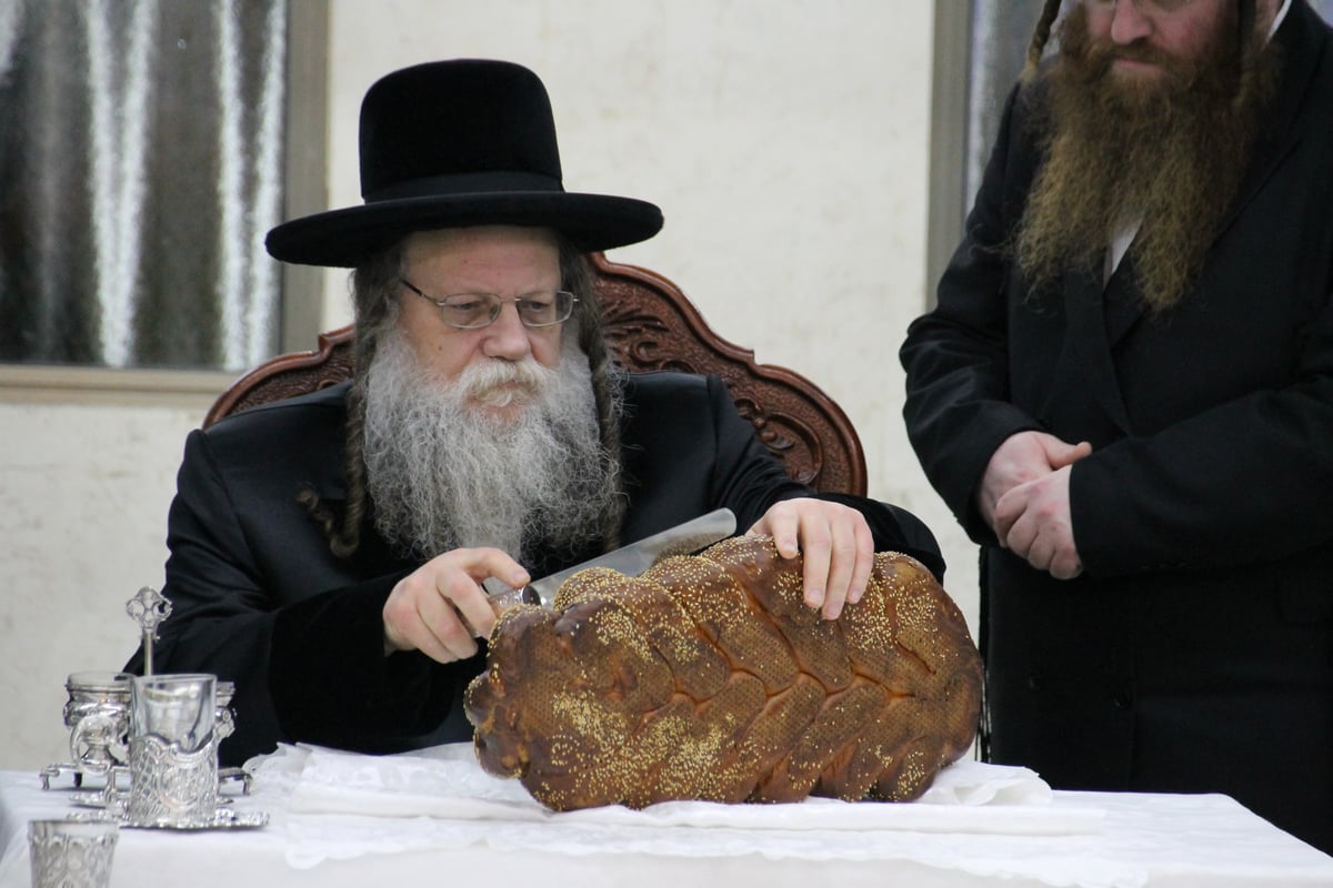 תיעוד: טיש ההילולה שערך הרבי ממודז'יץ