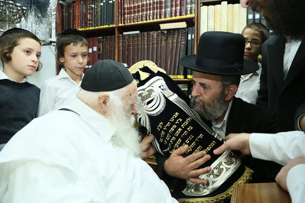 הכנסת ספר תורה לביהמ"ד הרידב"ז בצפת • גלריה