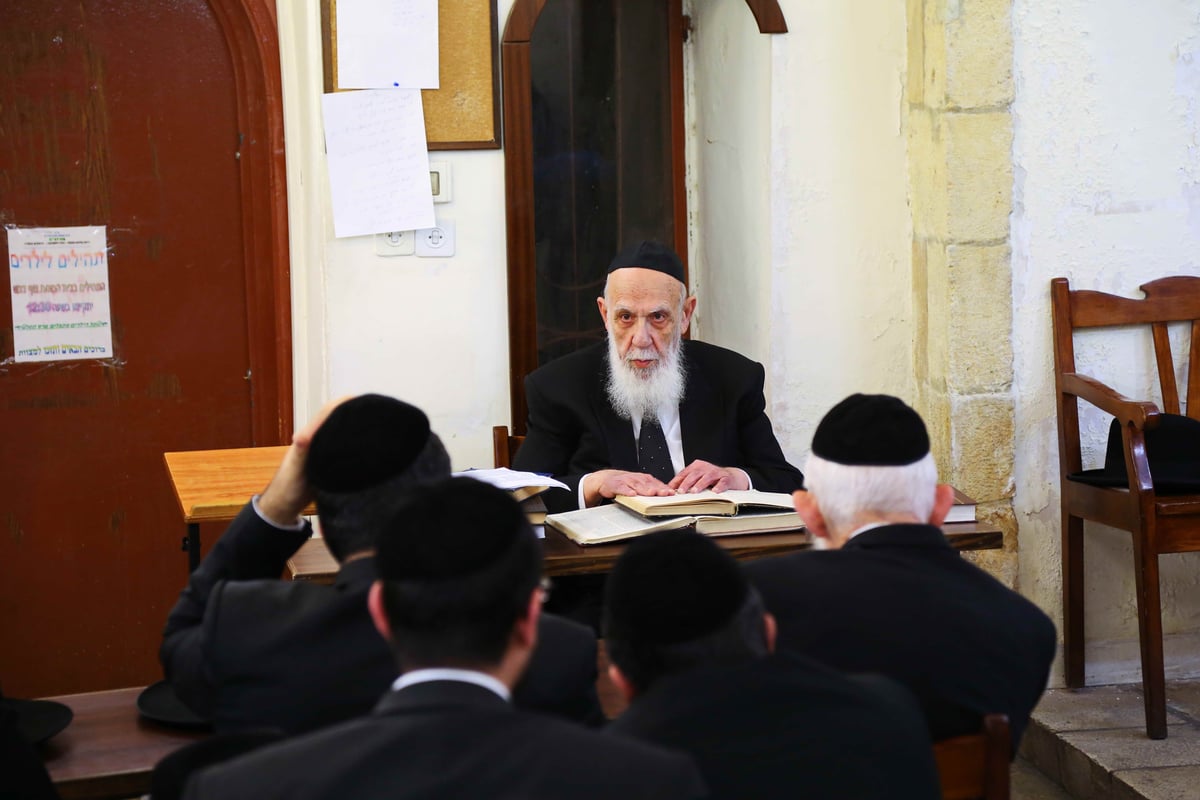 גלריה: נשיא המועצת בשיעור פתיחה לאברכים