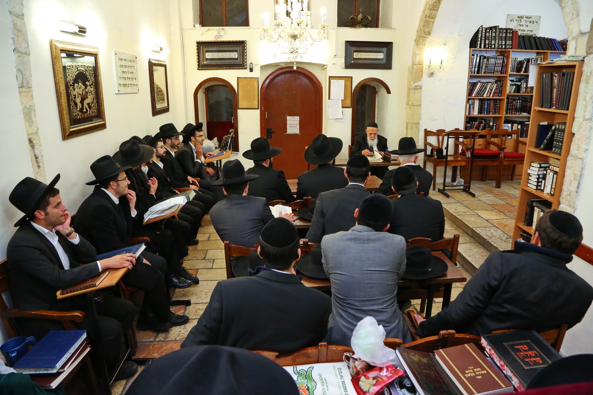 גלריה: נשיא המועצת בשיעור פתיחה לאברכים