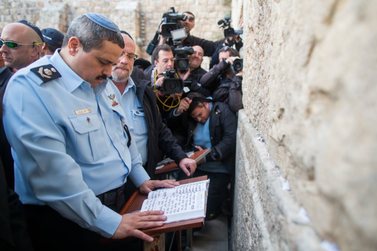 צפו: היום הראשון של השוטר מספר 1 בתמונות