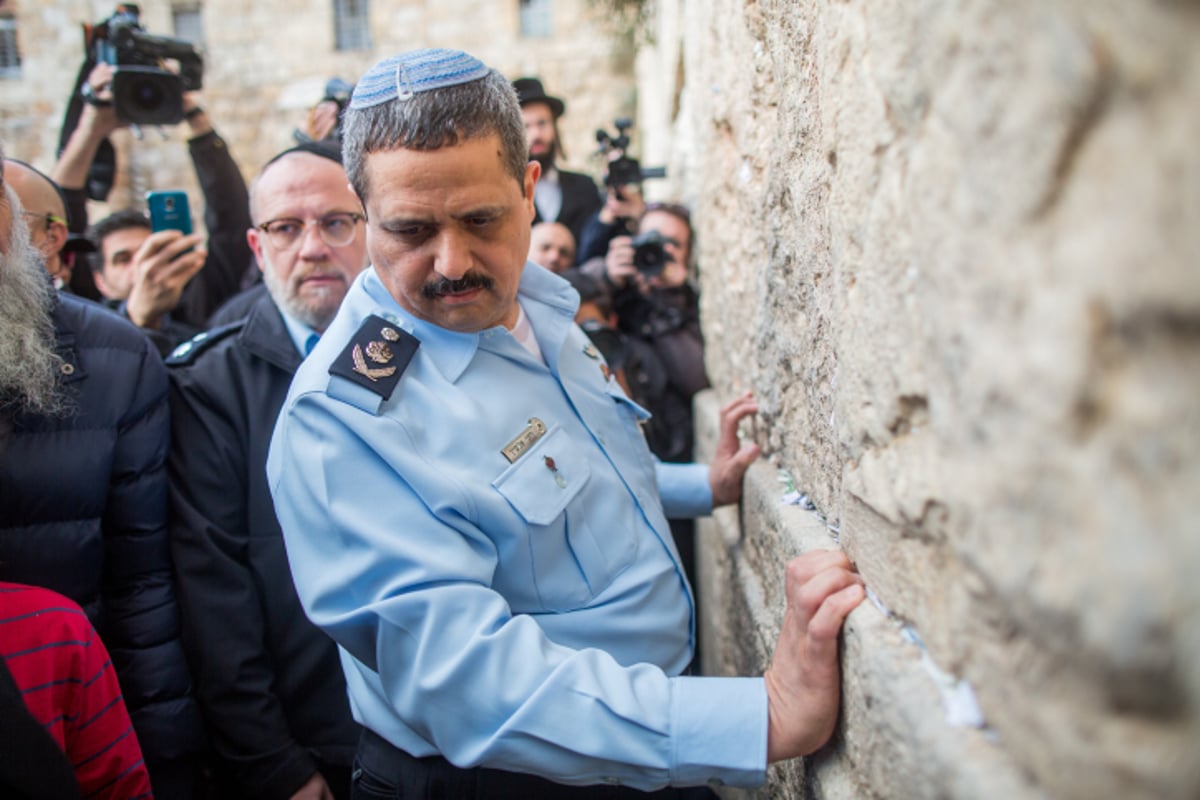 צפו: היום הראשון של השוטר מספר 1 בתמונות