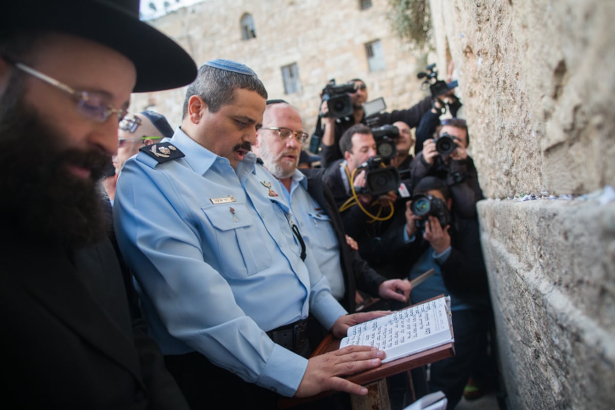 צפו: היום הראשון של השוטר מספר 1 בתמונות