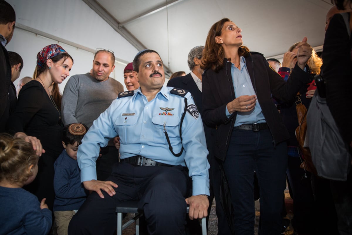 צפו: היום הראשון של השוטר מספר 1 בתמונות