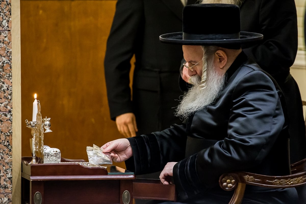 תיעוד ענק: ההדלקה בעשרות חצרות בארה"ב