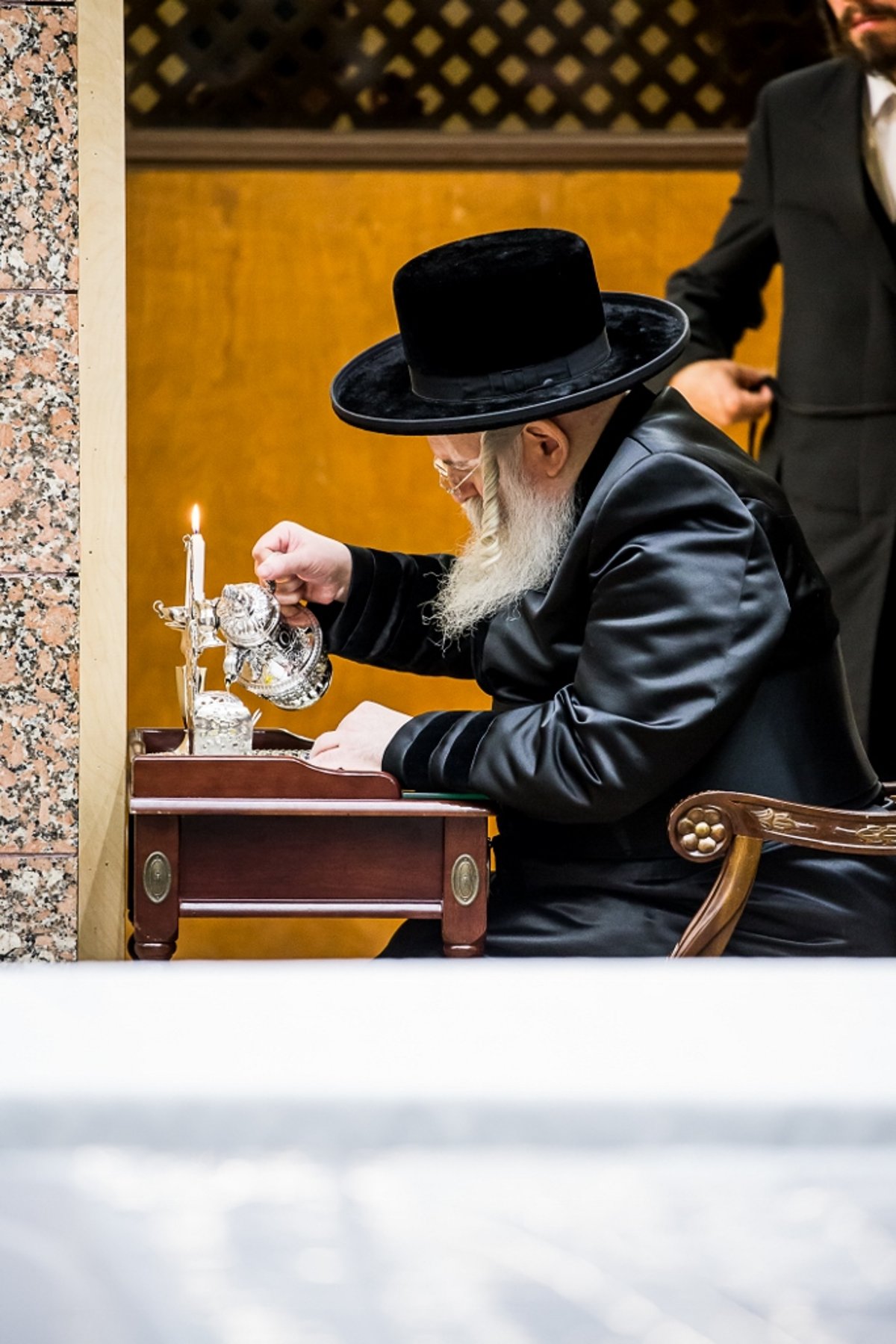 תיעוד ענק: ההדלקה בעשרות חצרות בארה"ב