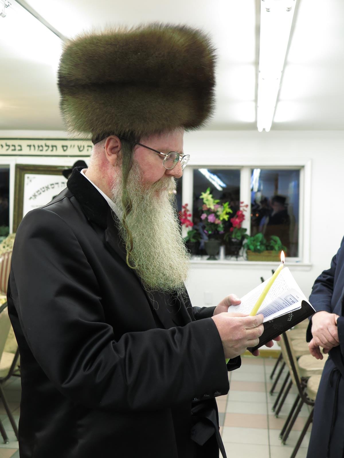 תיעוד ענק: ההדלקה בעשרות חצרות בארה"ב