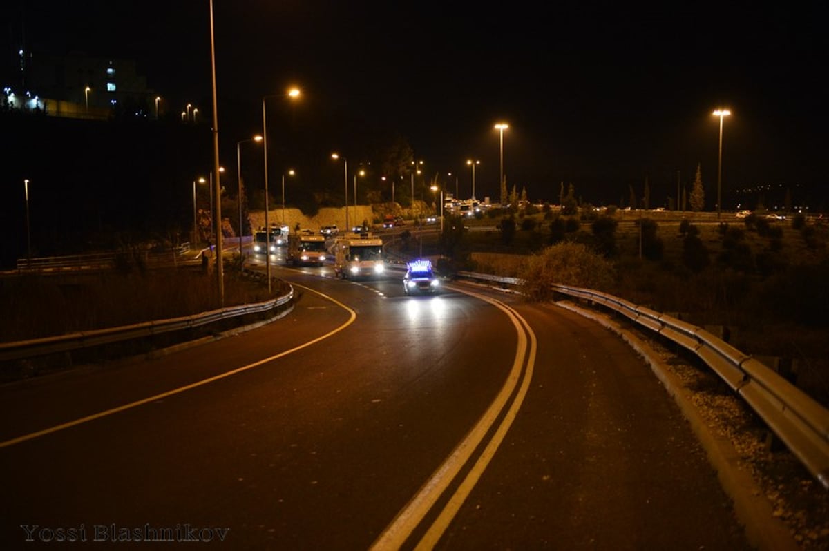 הטנקים של חב"ד כבשו את הכותל המערבי • תמונות