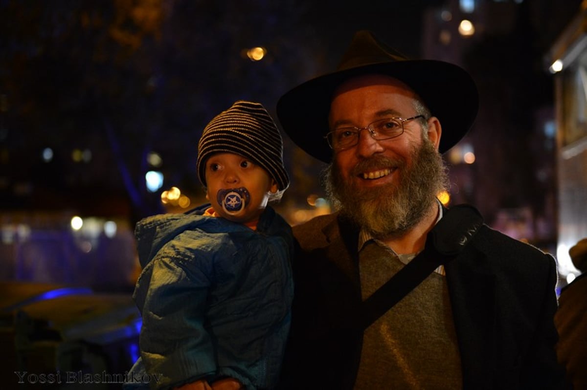 הטנקים של חב"ד כבשו את הכותל המערבי • תמונות