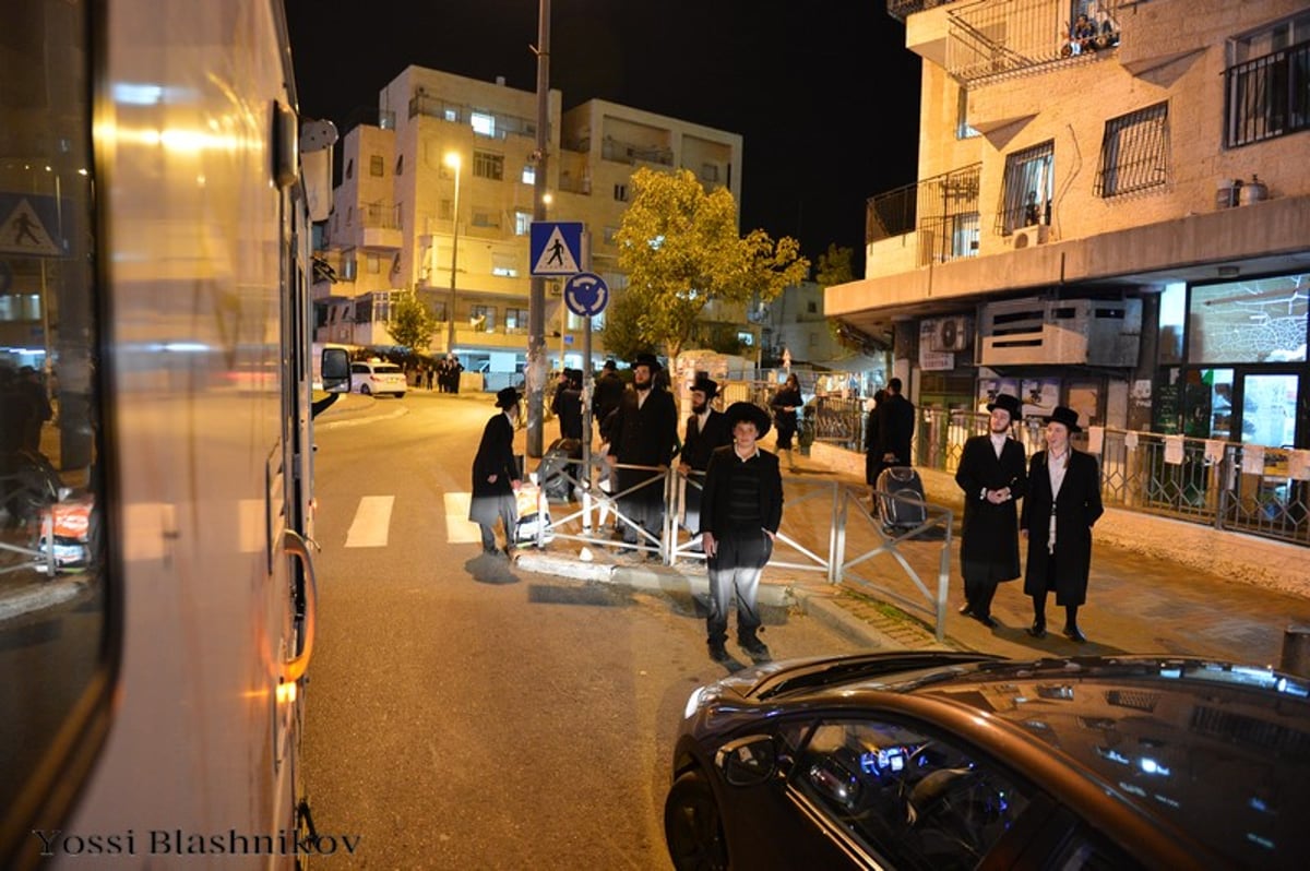 הטנקים של חב"ד כבשו את הכותל המערבי • תמונות