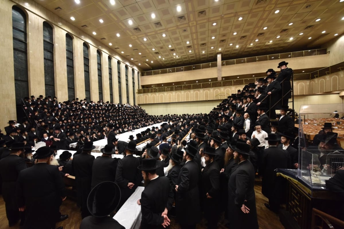 דריידל שפילן: הרבי מבאבוב שיחק בסביבון עם החסידים