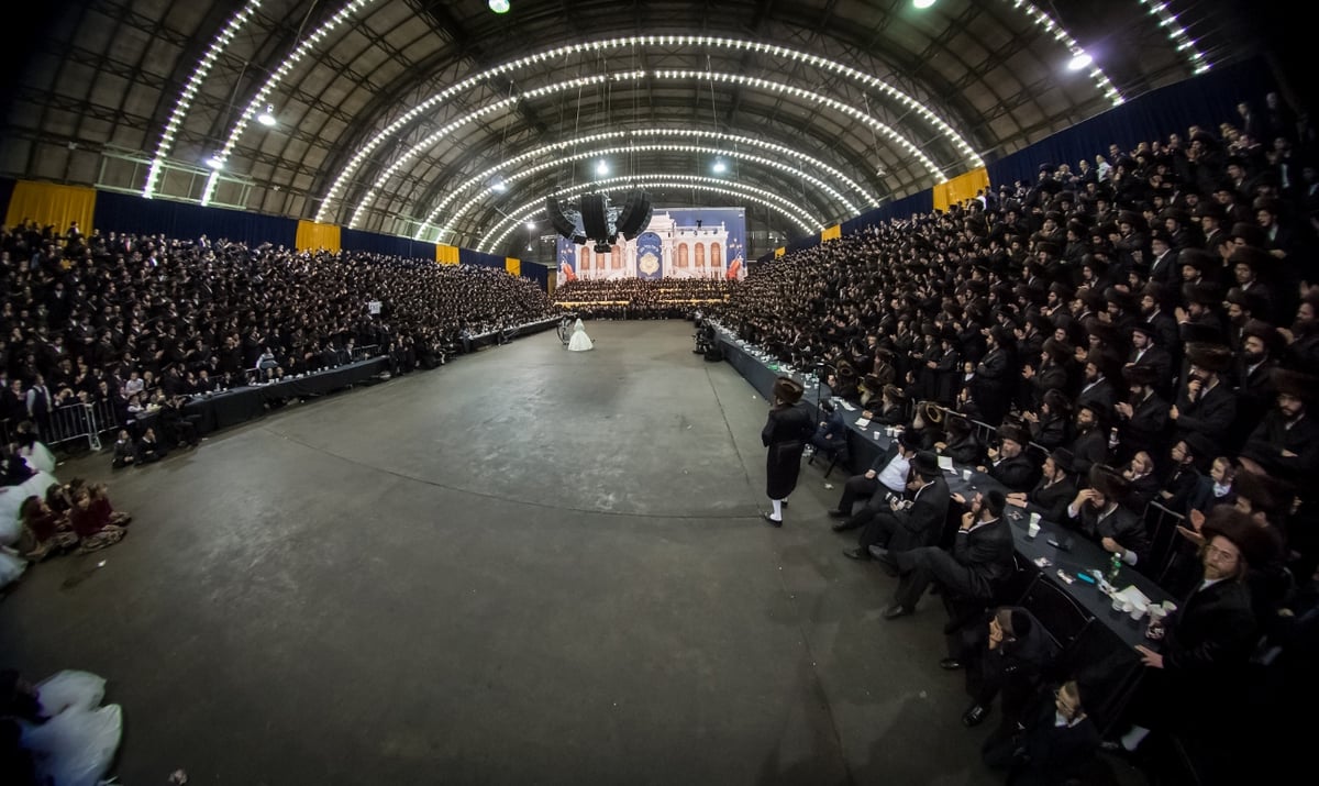 צפו בגלריית ענק: חתונת בת הזקונים של האדמו"ר מבאבוב 45