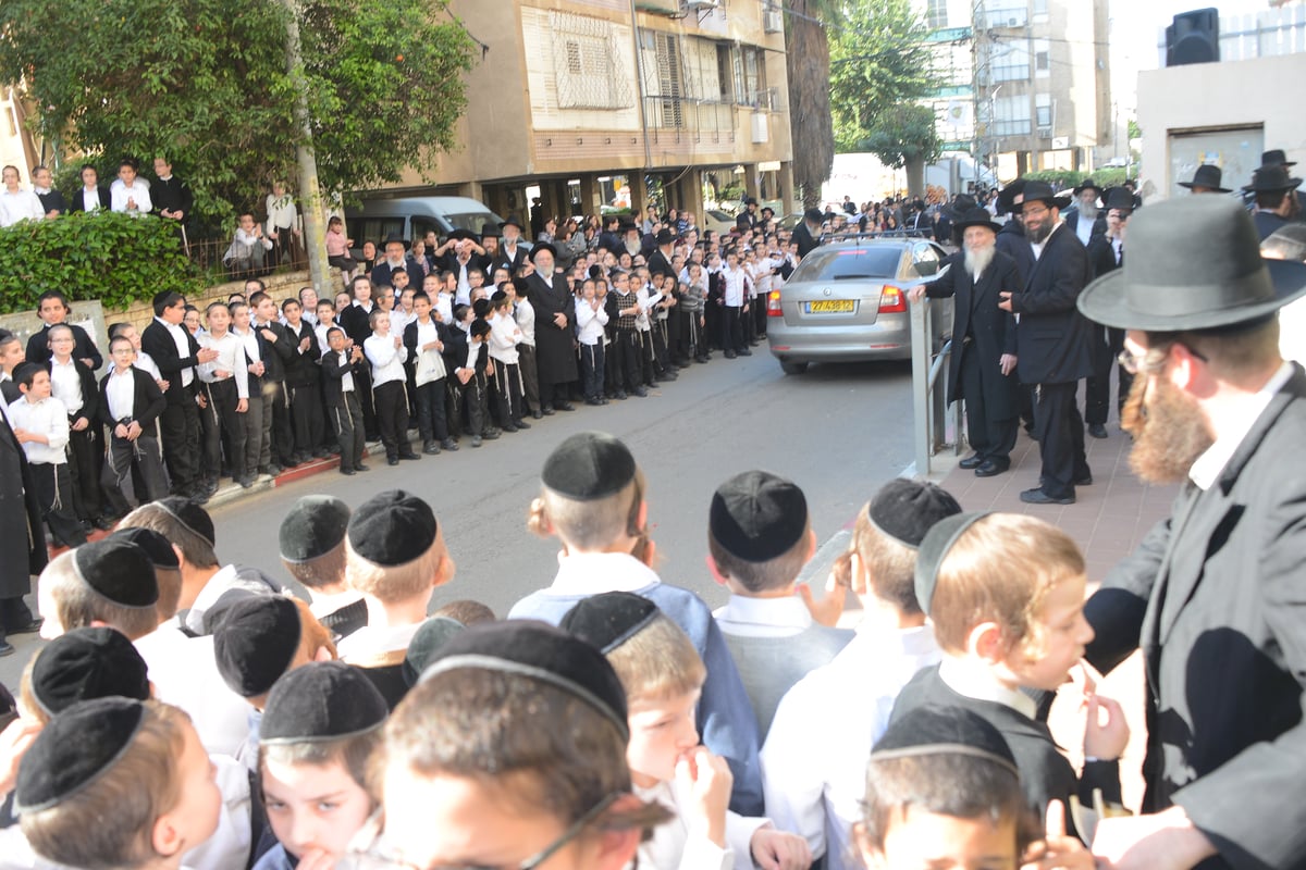 גדולי ישראל התגייסו להצלת חיידר תשב"ר המיתולוגי • תיעוד