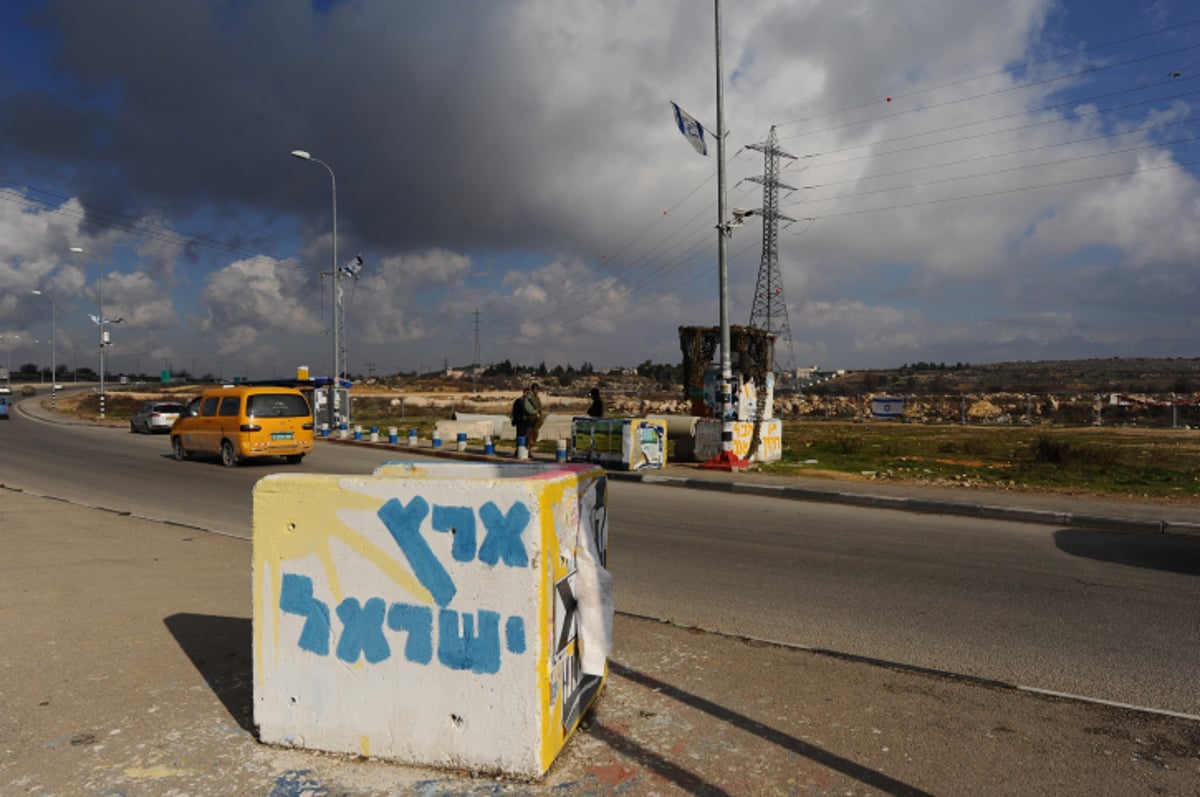 נשקים וכובעי גרב: כך שומרים על צומת גוש עציון