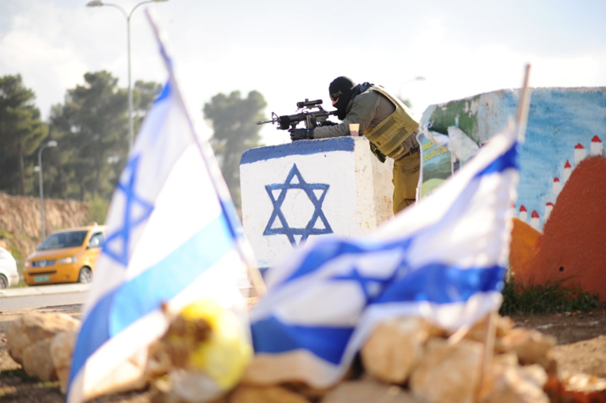 נשקים וכובעי גרב: כך שומרים על צומת גוש עציון